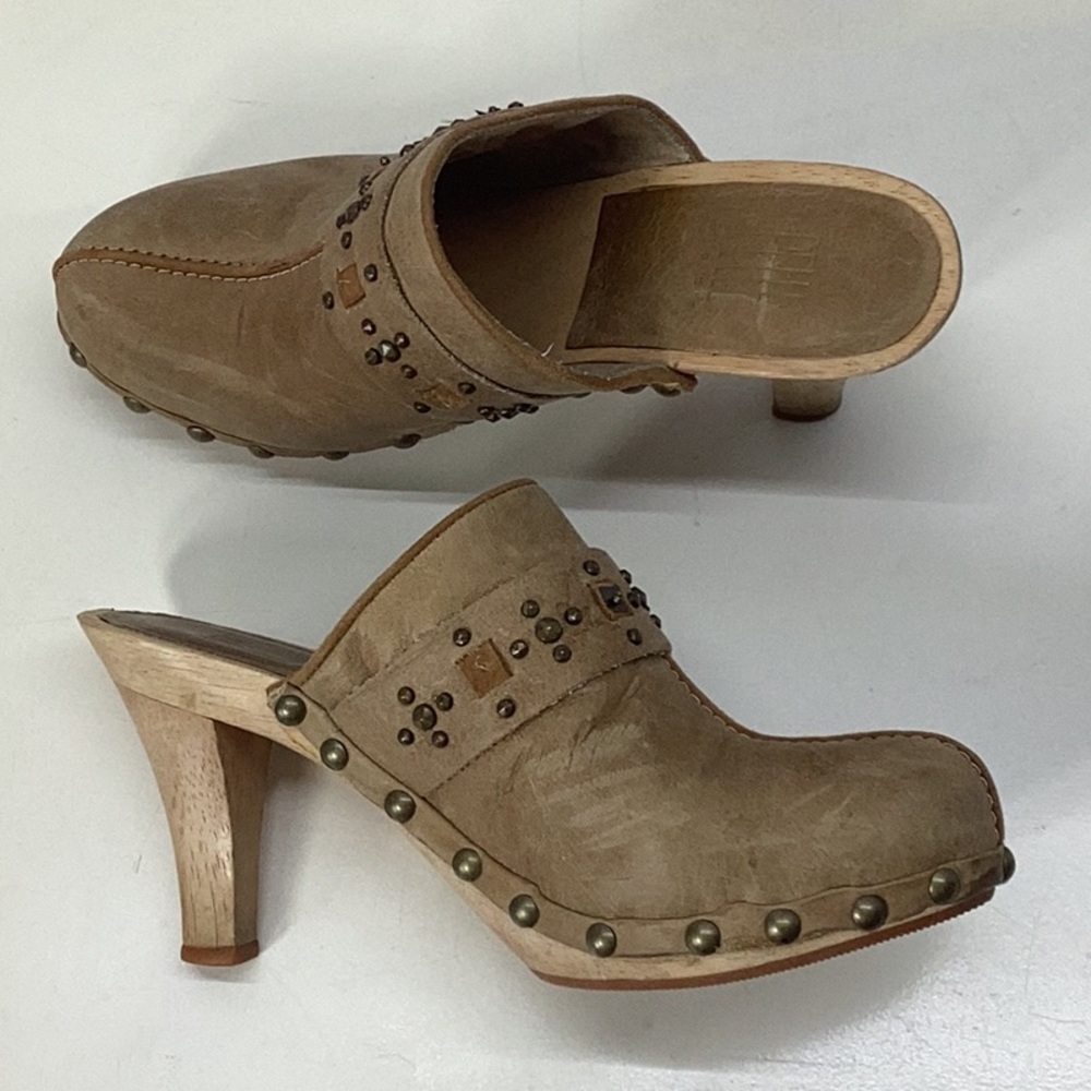 Pelle Moda Beige Leather Studded Mules - Picture 3 of 13